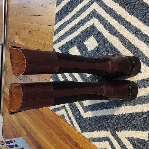 Frye tall boots with a low heel - Picture 4 of 12